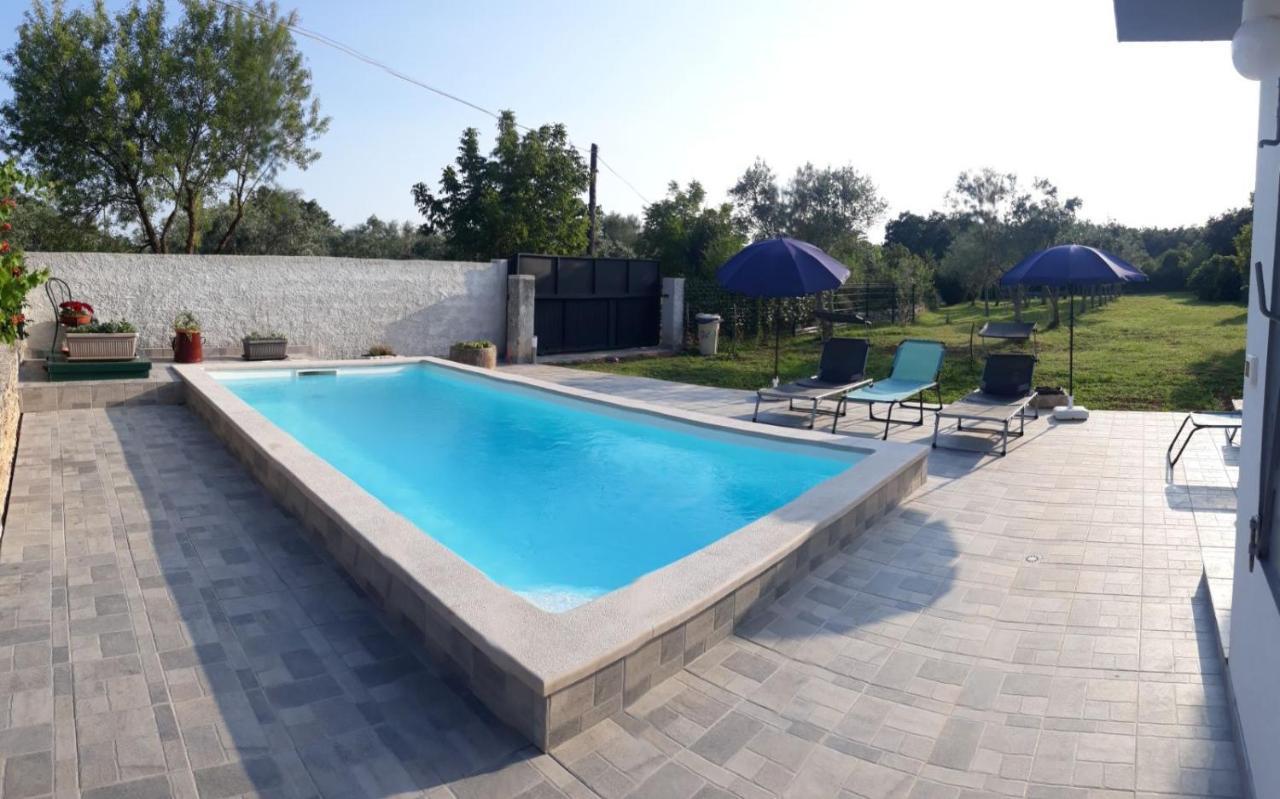 Holiday Home Dioniza วอดิยัน ภายนอก รูปภาพ