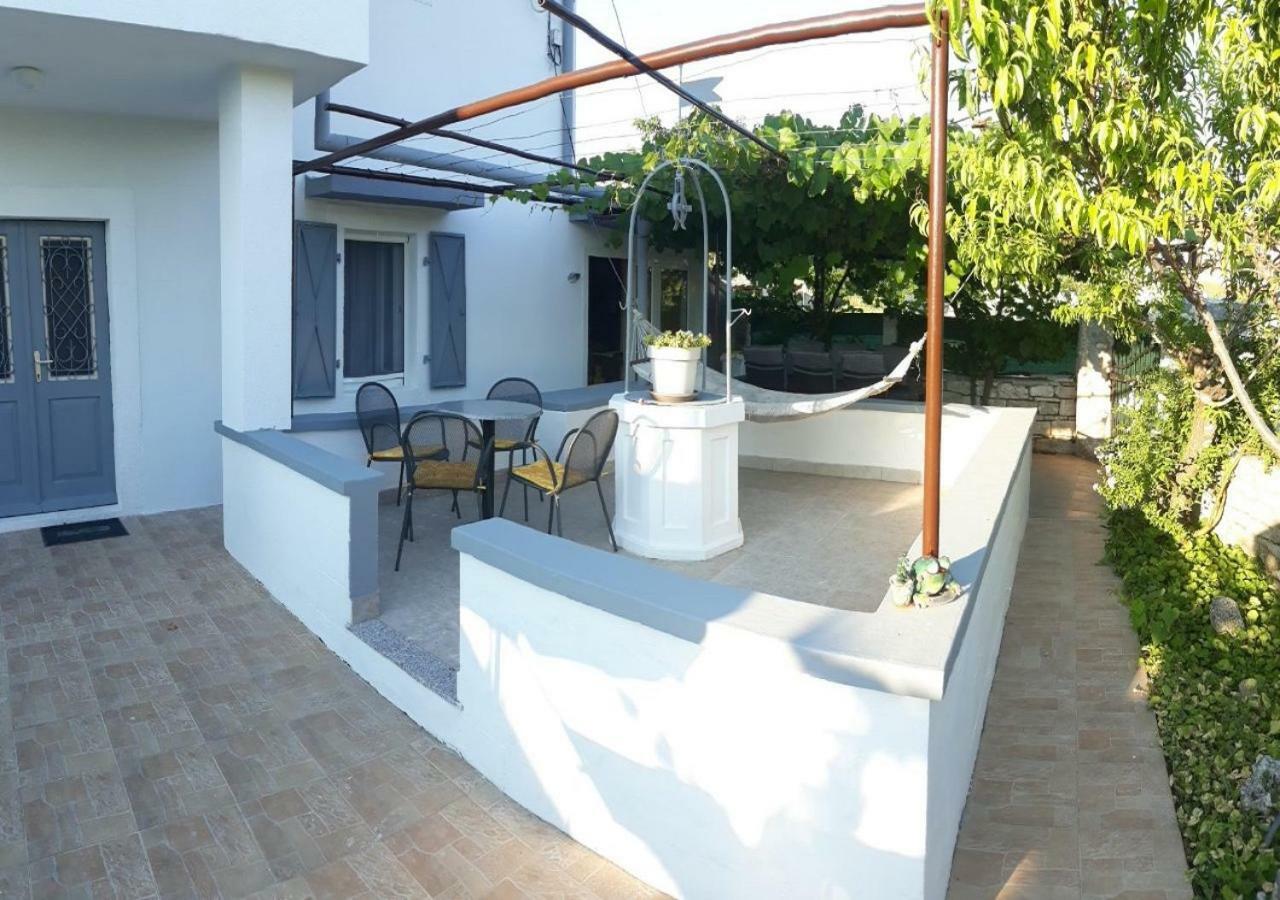 Holiday Home Dioniza วอดิยัน ภายนอก รูปภาพ