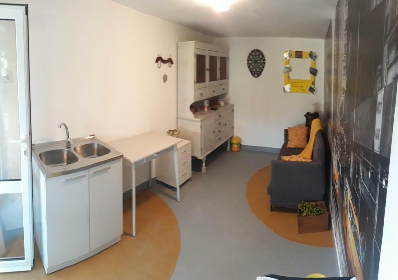 Holiday Home Dioniza วอดิยัน ภายนอก รูปภาพ