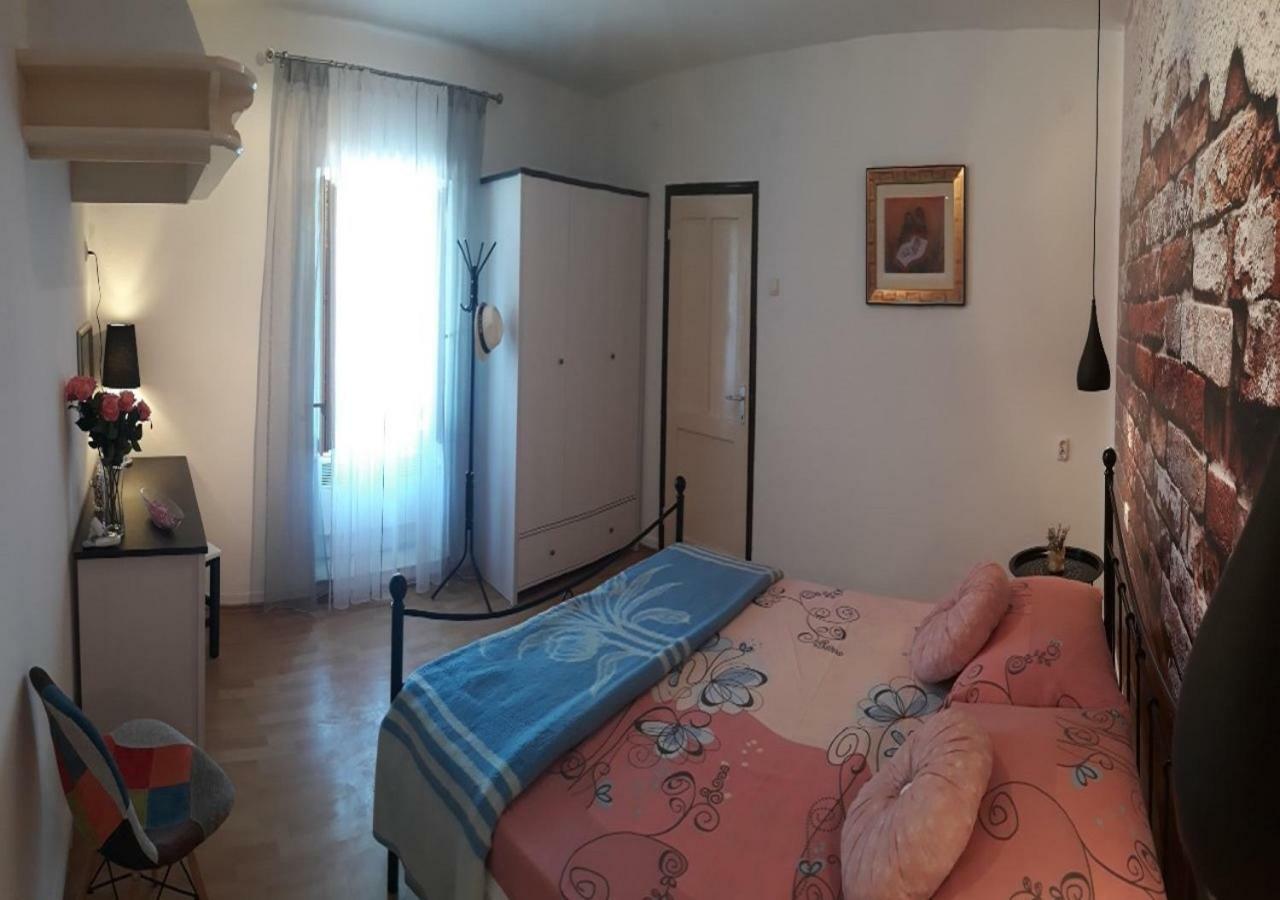 Holiday Home Dioniza วอดิยัน ภายนอก รูปภาพ